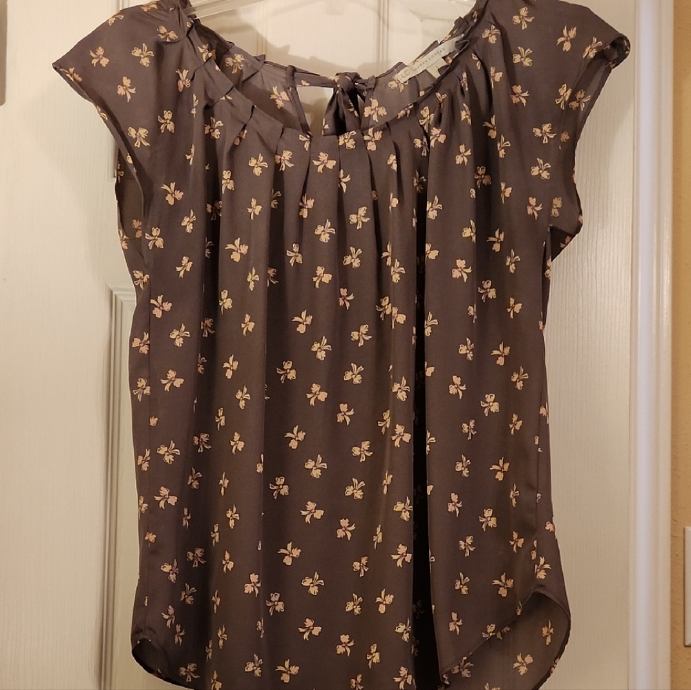 LC Lauren Conrad Gray Ruffled Cap Sleeve Blouse With Pink Bows